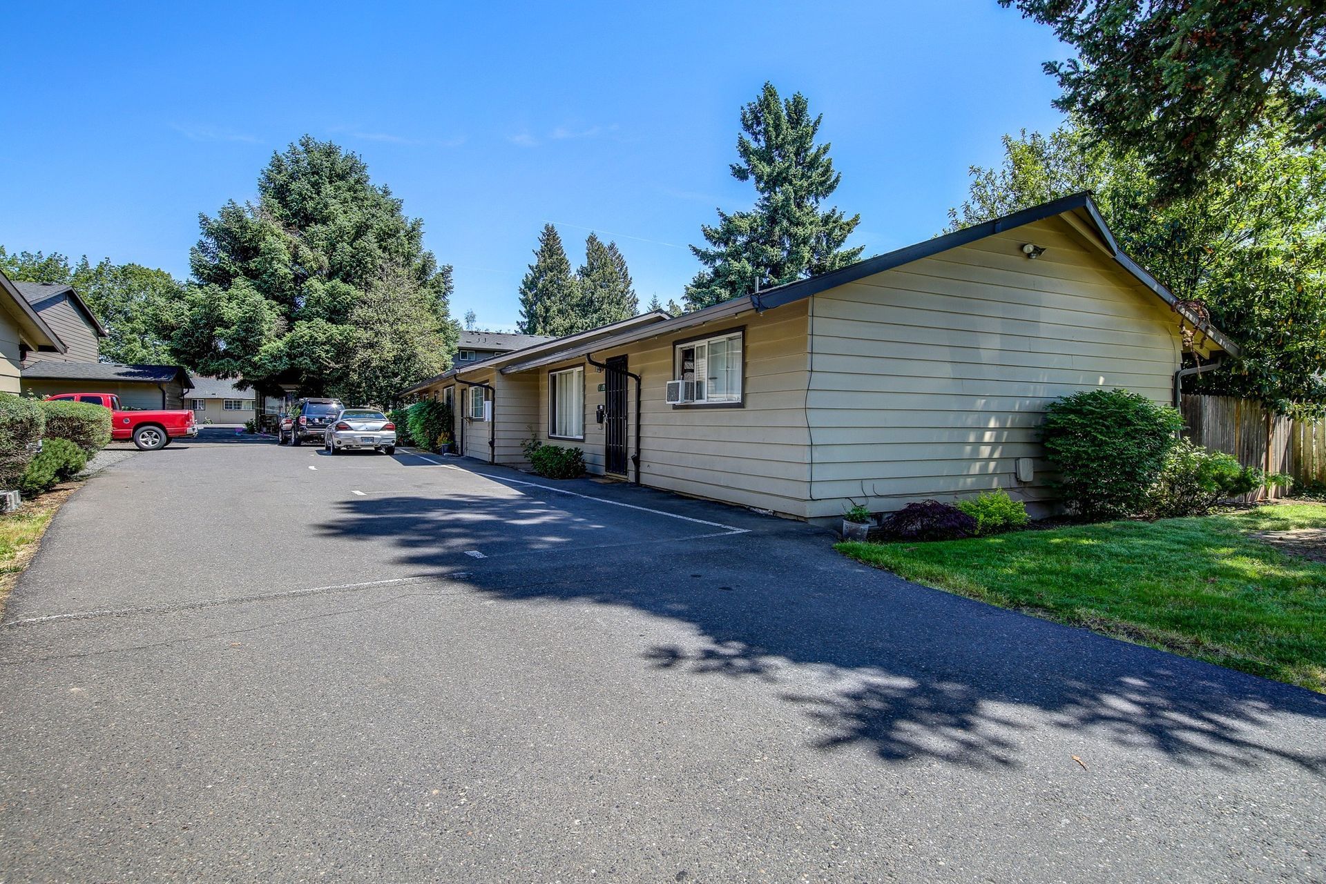 Cedar Court Apartments