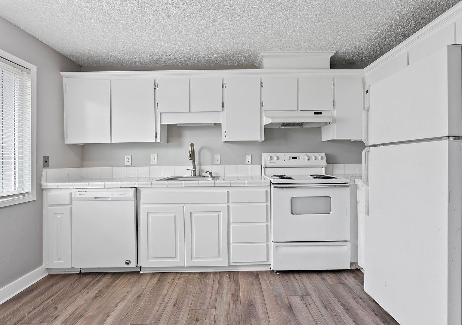 Clackamas Court Apartment
