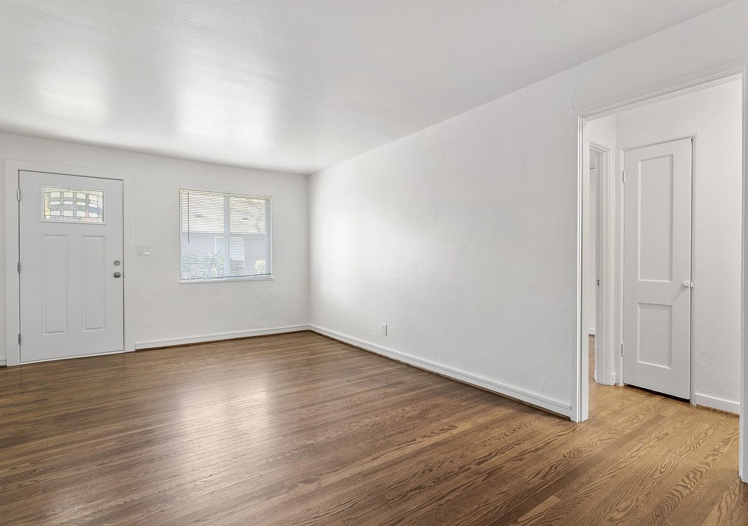 Columbia Court Apartment  Unit