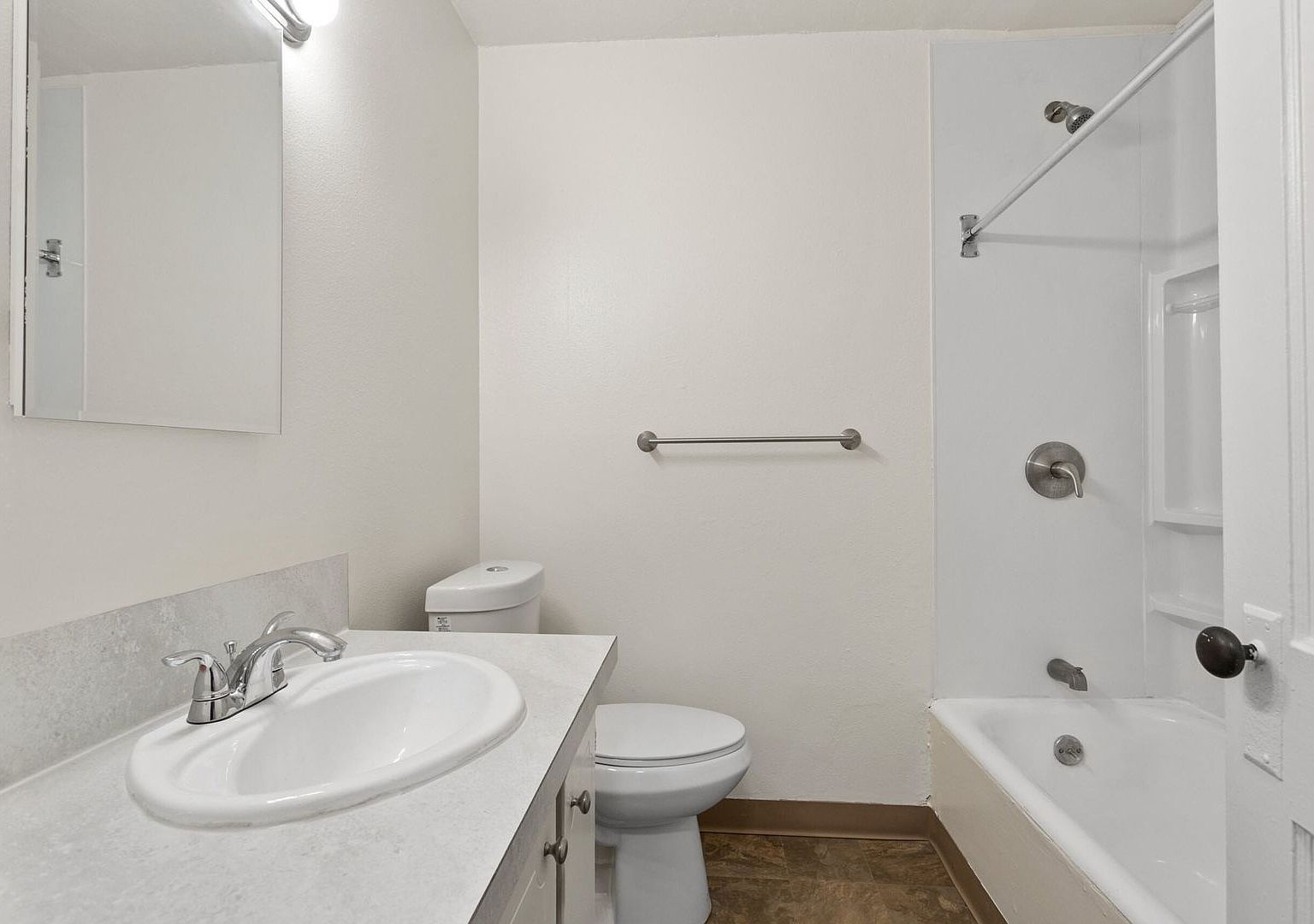 Columbia Court Apartment  Unit