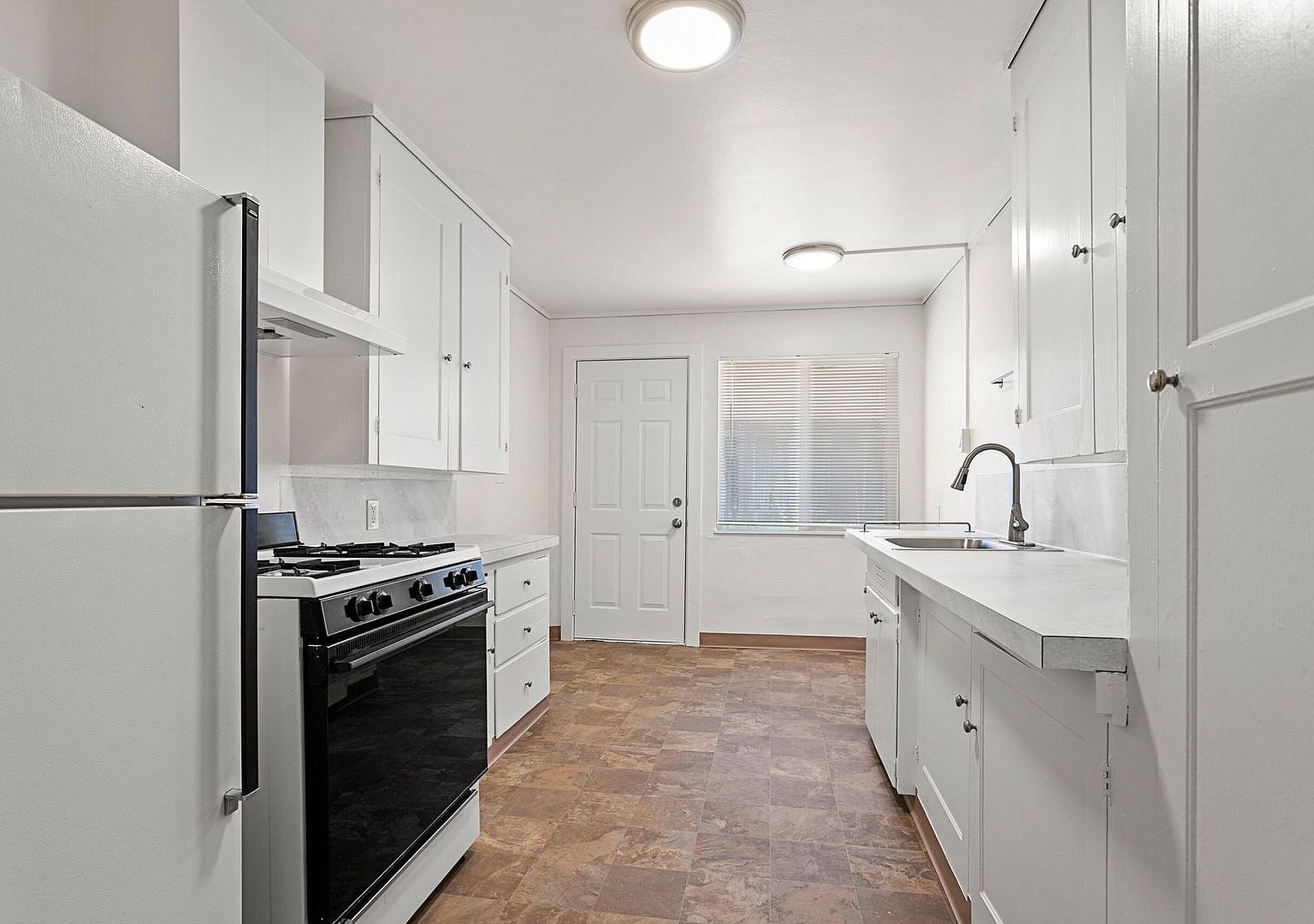 Columbia Court Apartment  Unit