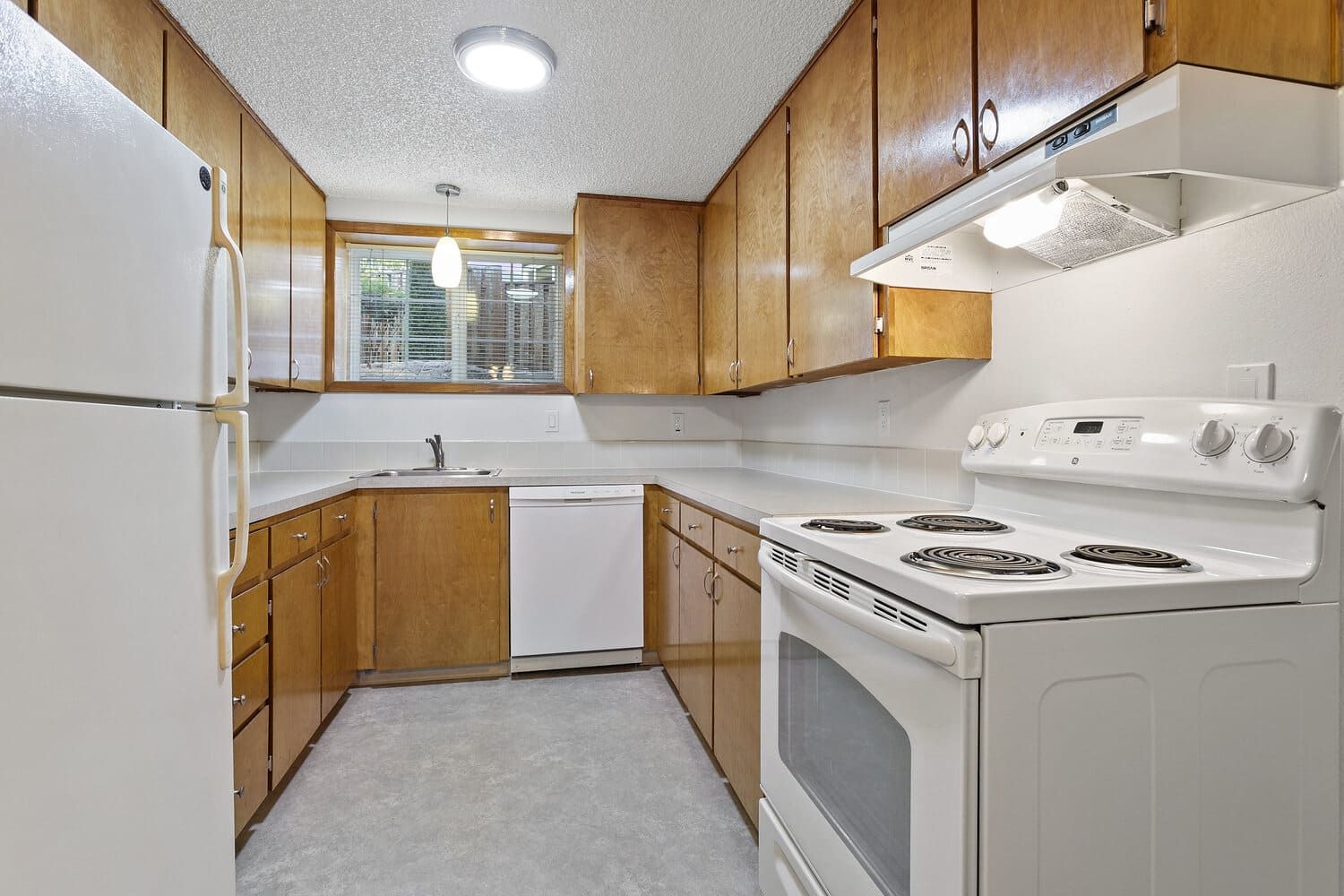 A photo of the apartments at the Frazer Park apartment complex