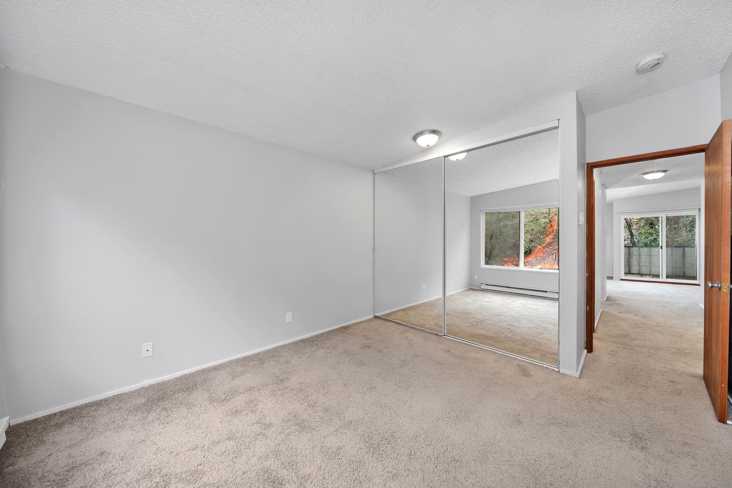 A photo of a unit in the Lair Hill Apartments