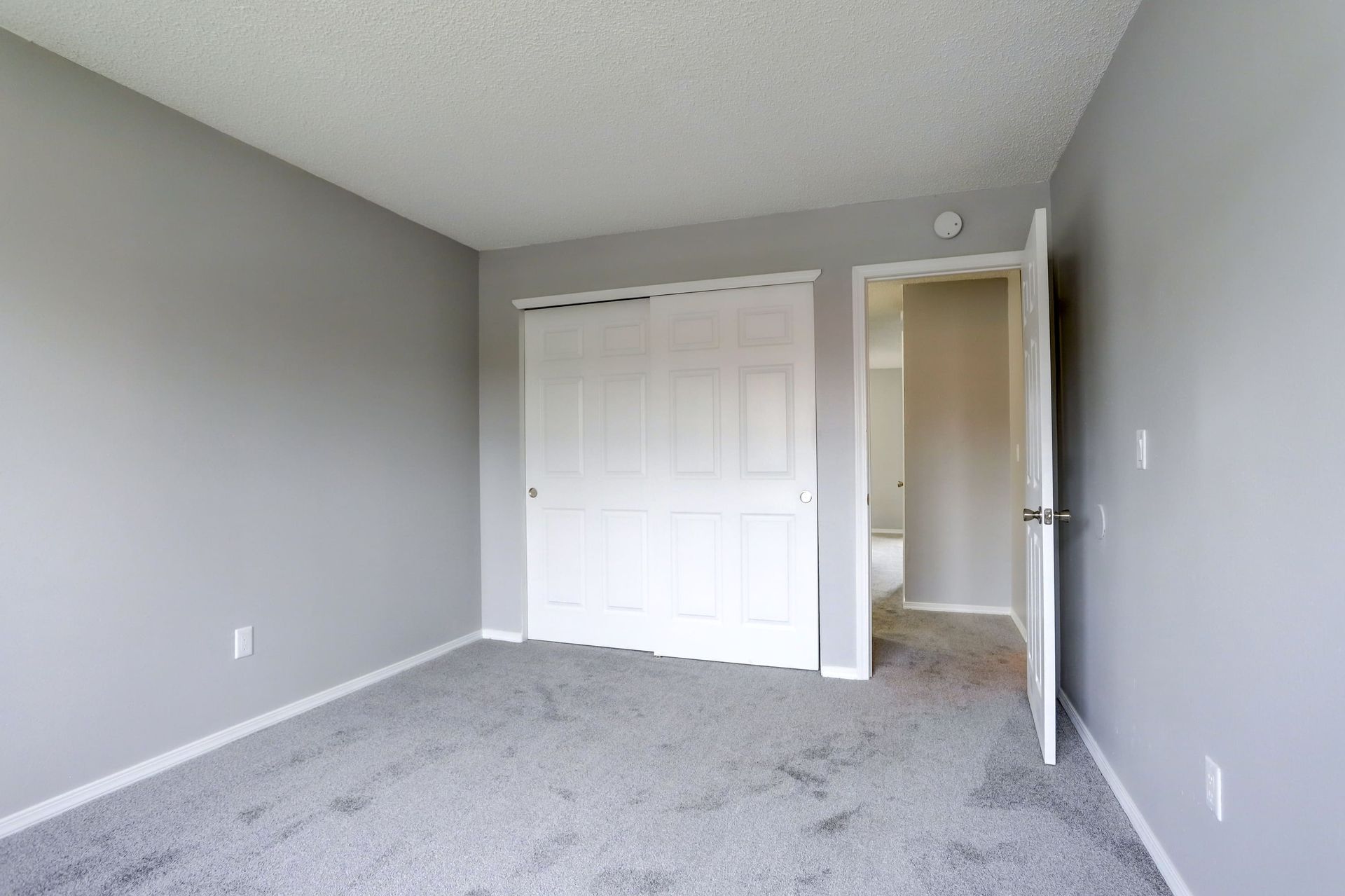 A photo of a unit in the Meadow Park East Apartment complex