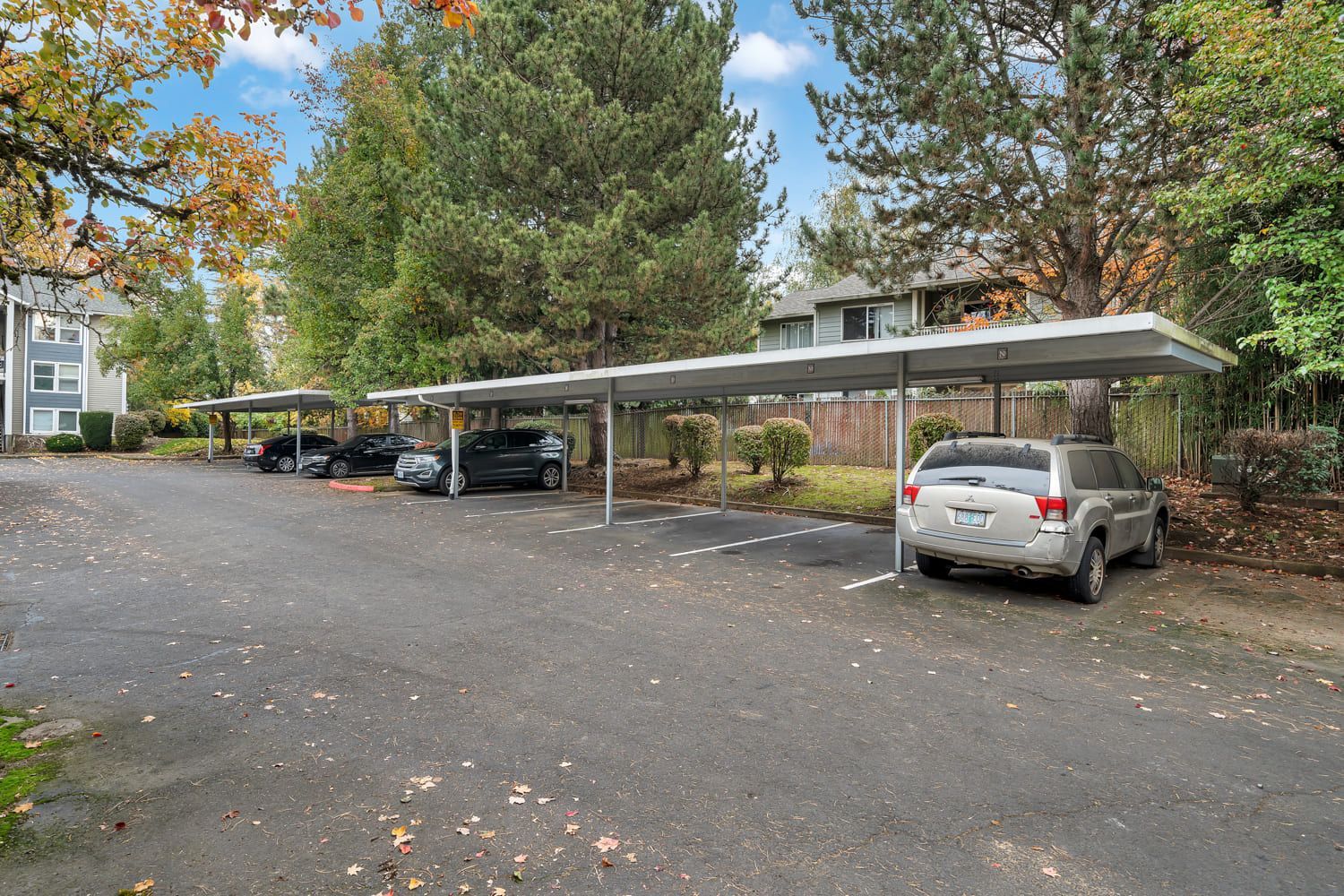 A photo of the Mountain Crest Aparments