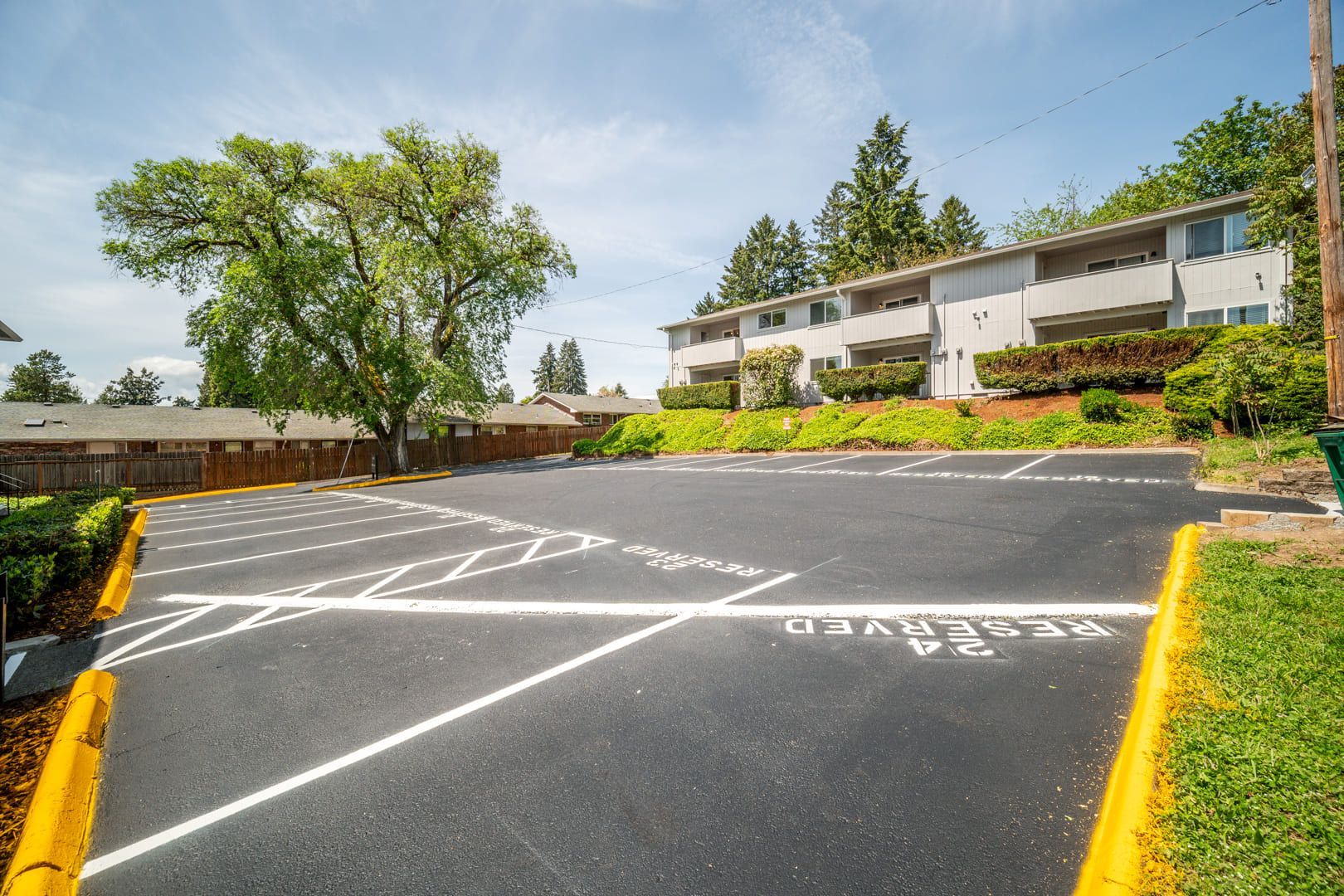 A photo of the units in the Oak Ridge Apartments
