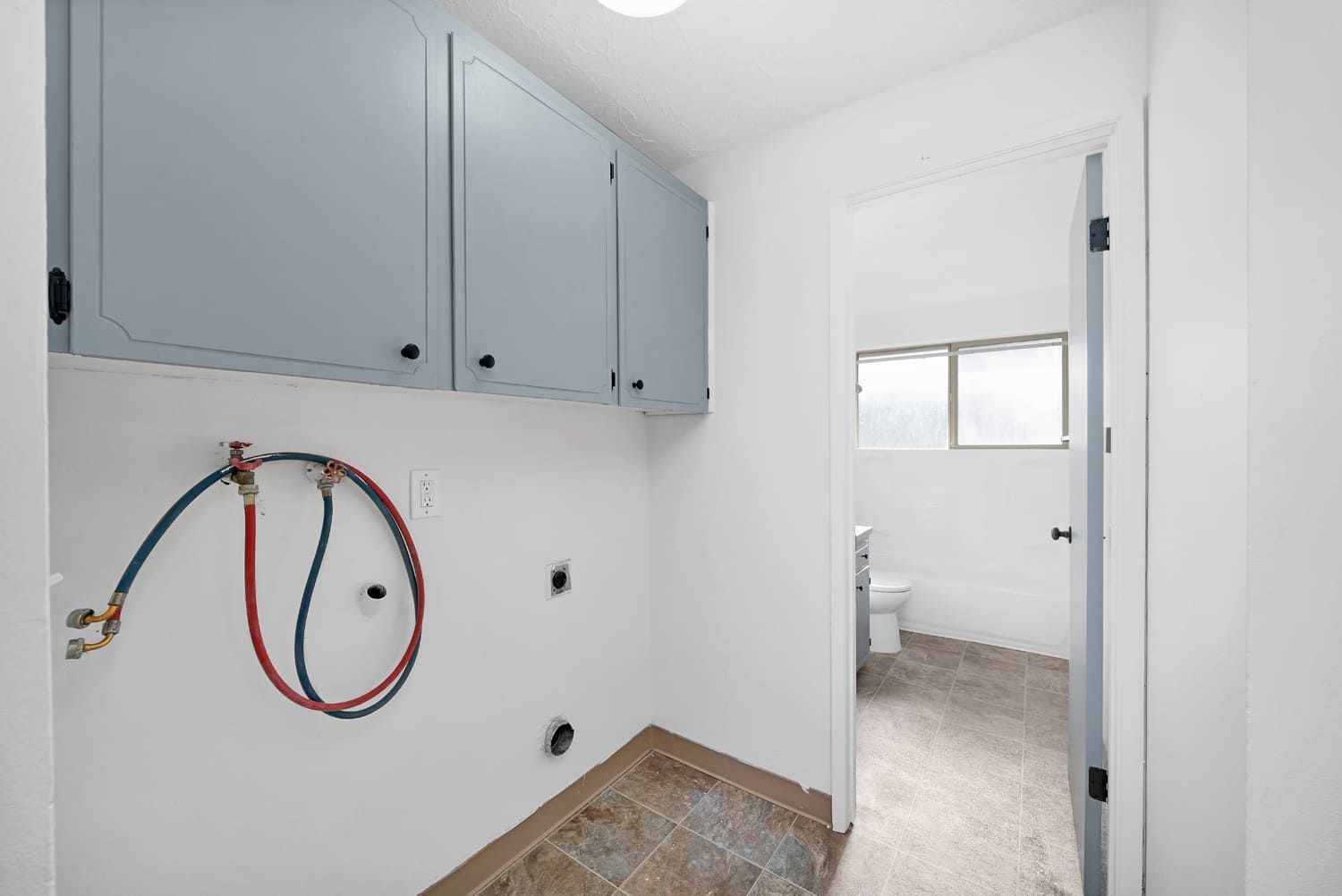 A photo of a unit in the Seven Gables Apartment