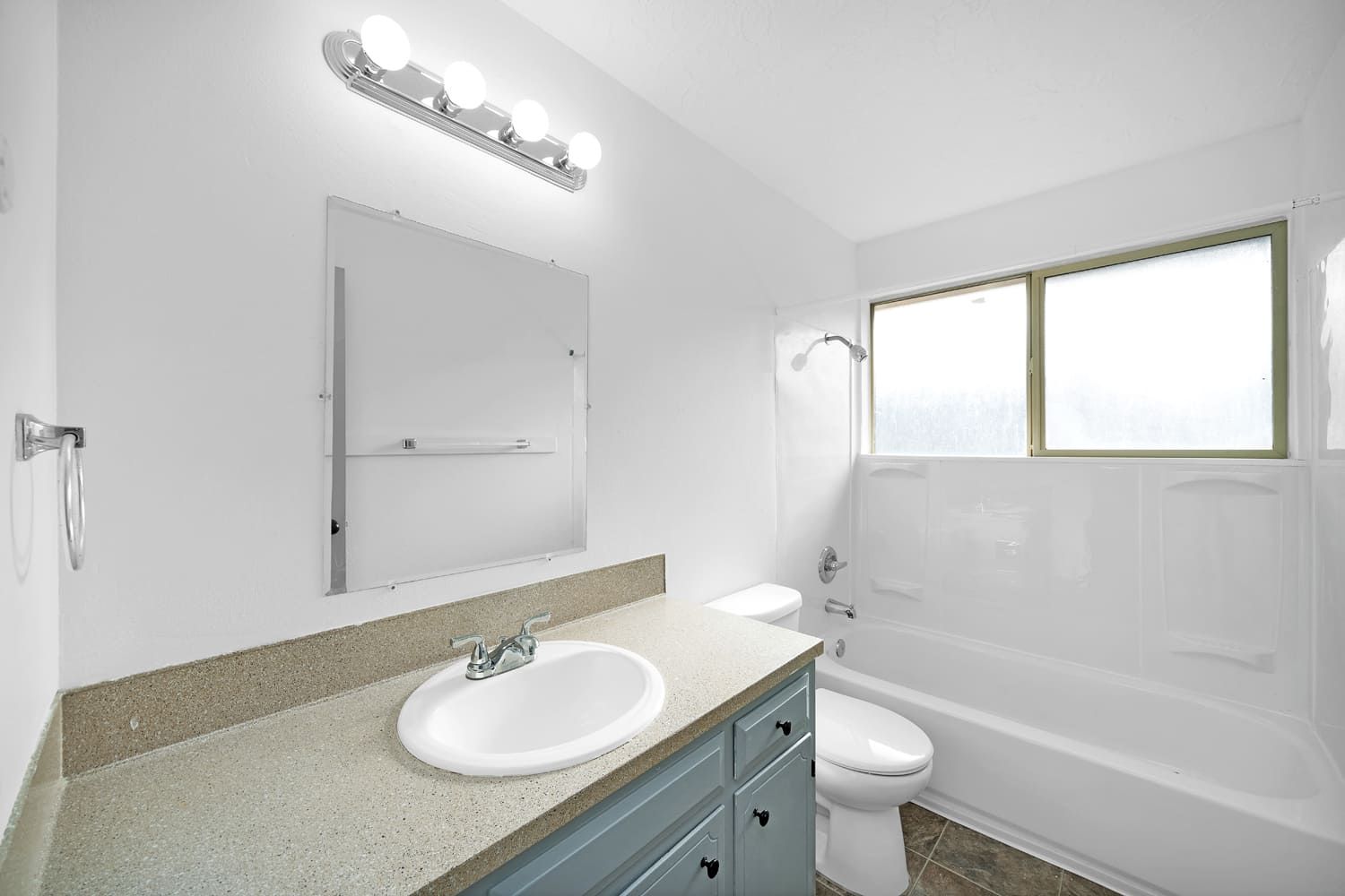A photo of a unit in the Seven Gables Apartment
