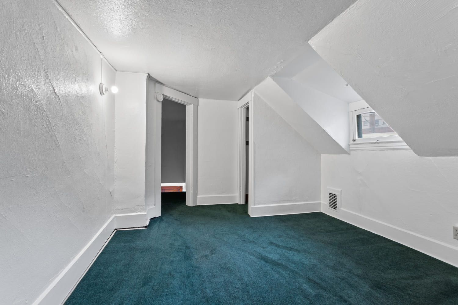 A photo of the unit at The Drake apartments