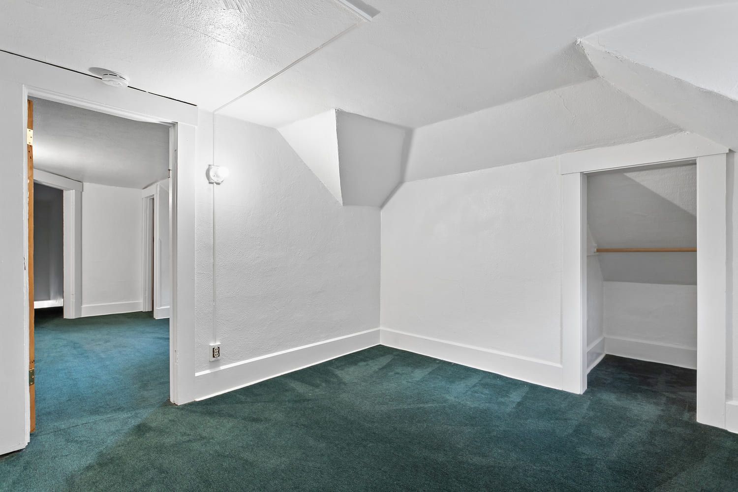 A photo of the unit at The Drake apartments