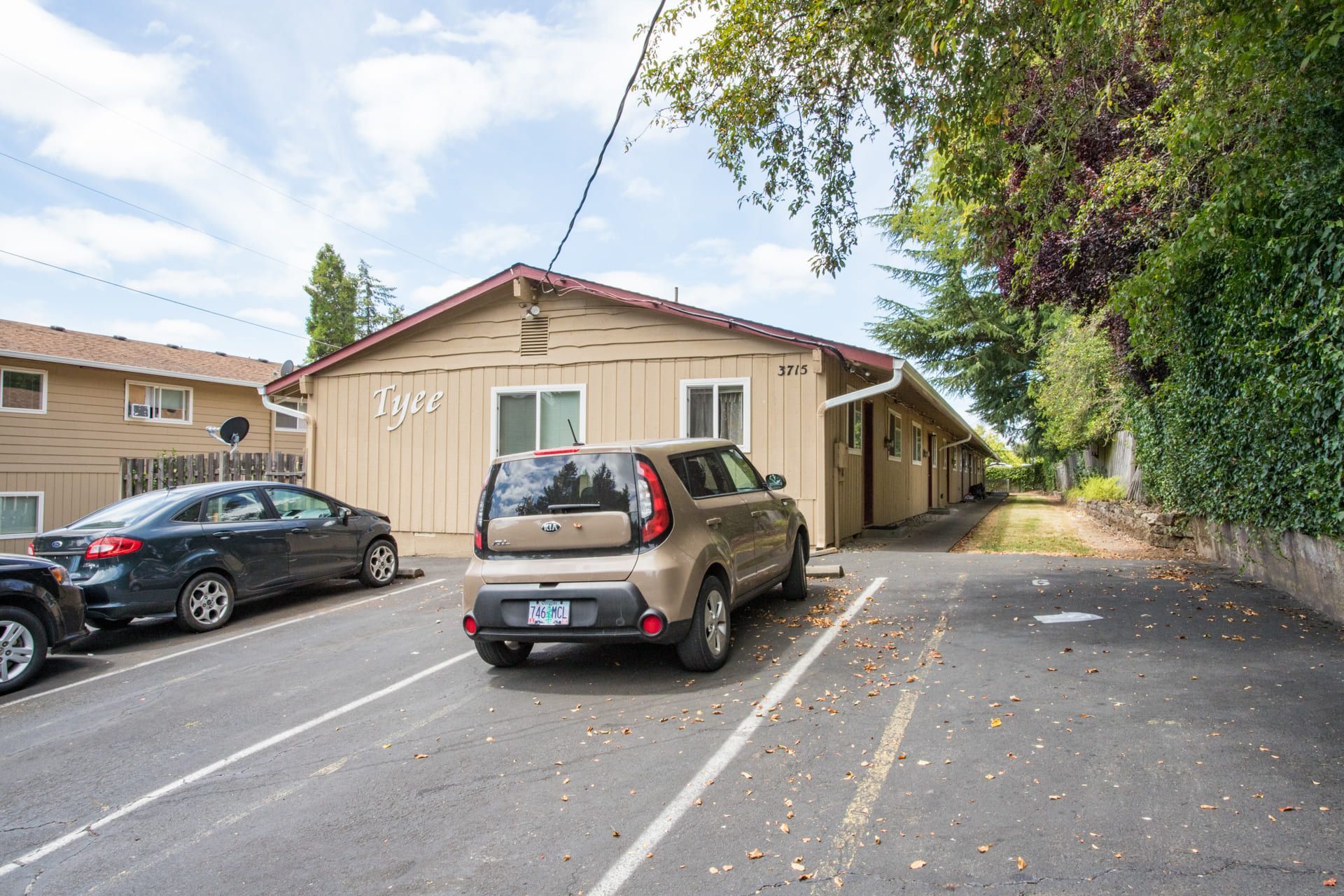 A photo of the apartments at the Tyee apartment complex