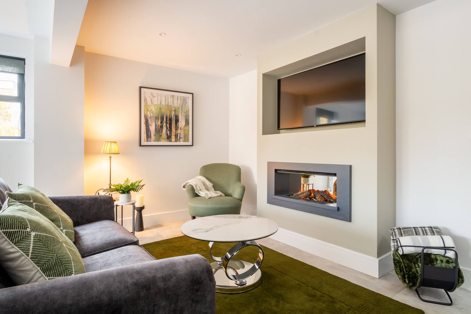 British Fires Holbury Suite Real Logs Deluxe Suite Easy Installation