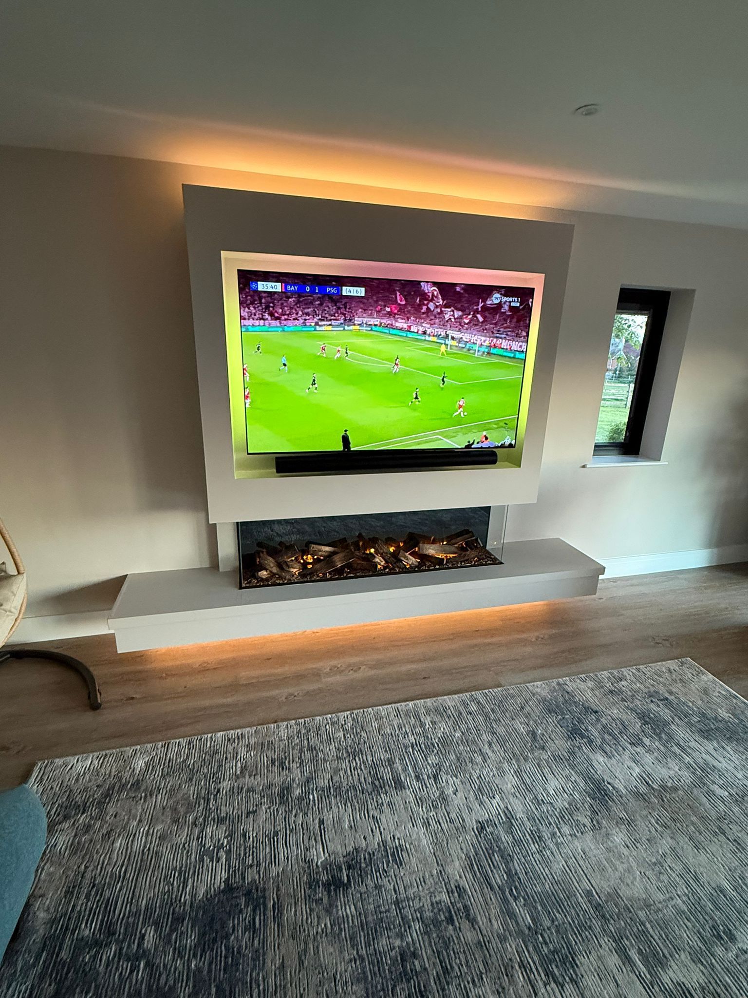 british fires 1600 in a media wall with led lighting