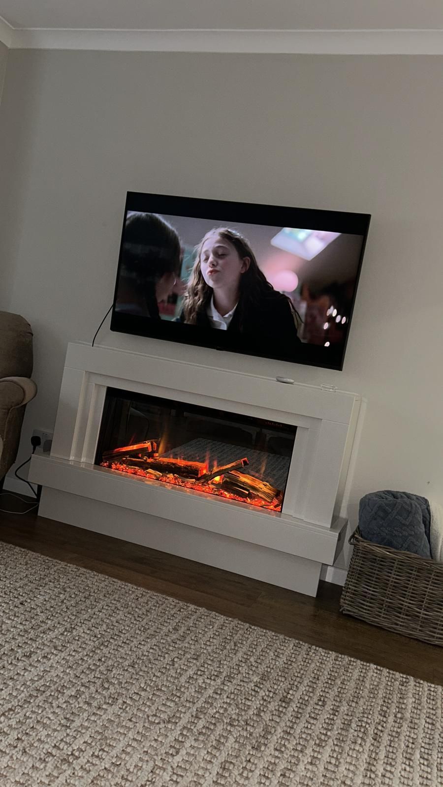 white tiree marble suite with Ix900 infinix fire