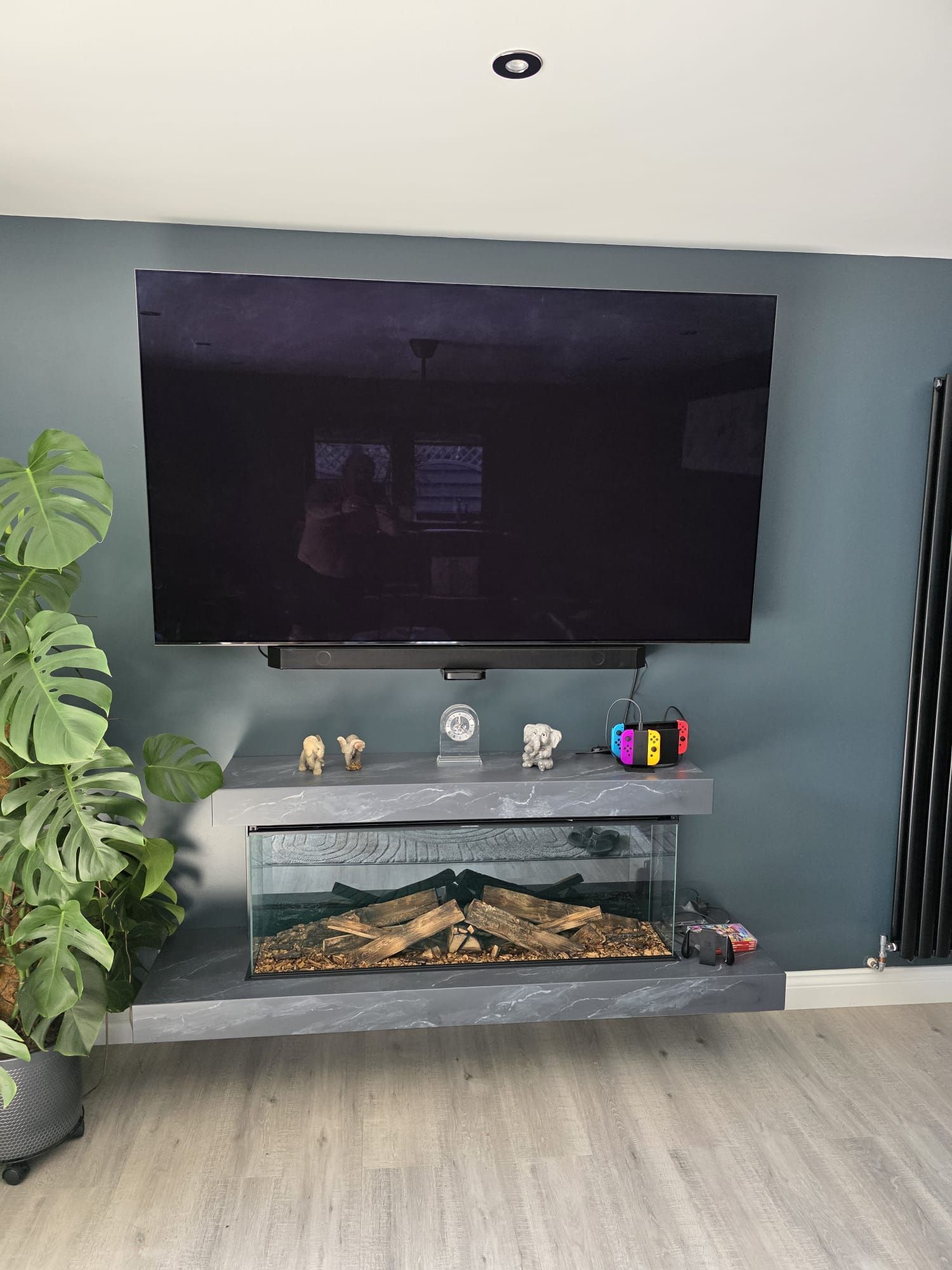 british fires brockenhurst suite with electric fire and realistic flames