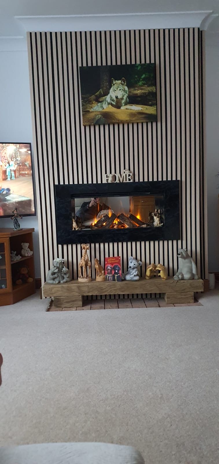holbury suite in a slat wall