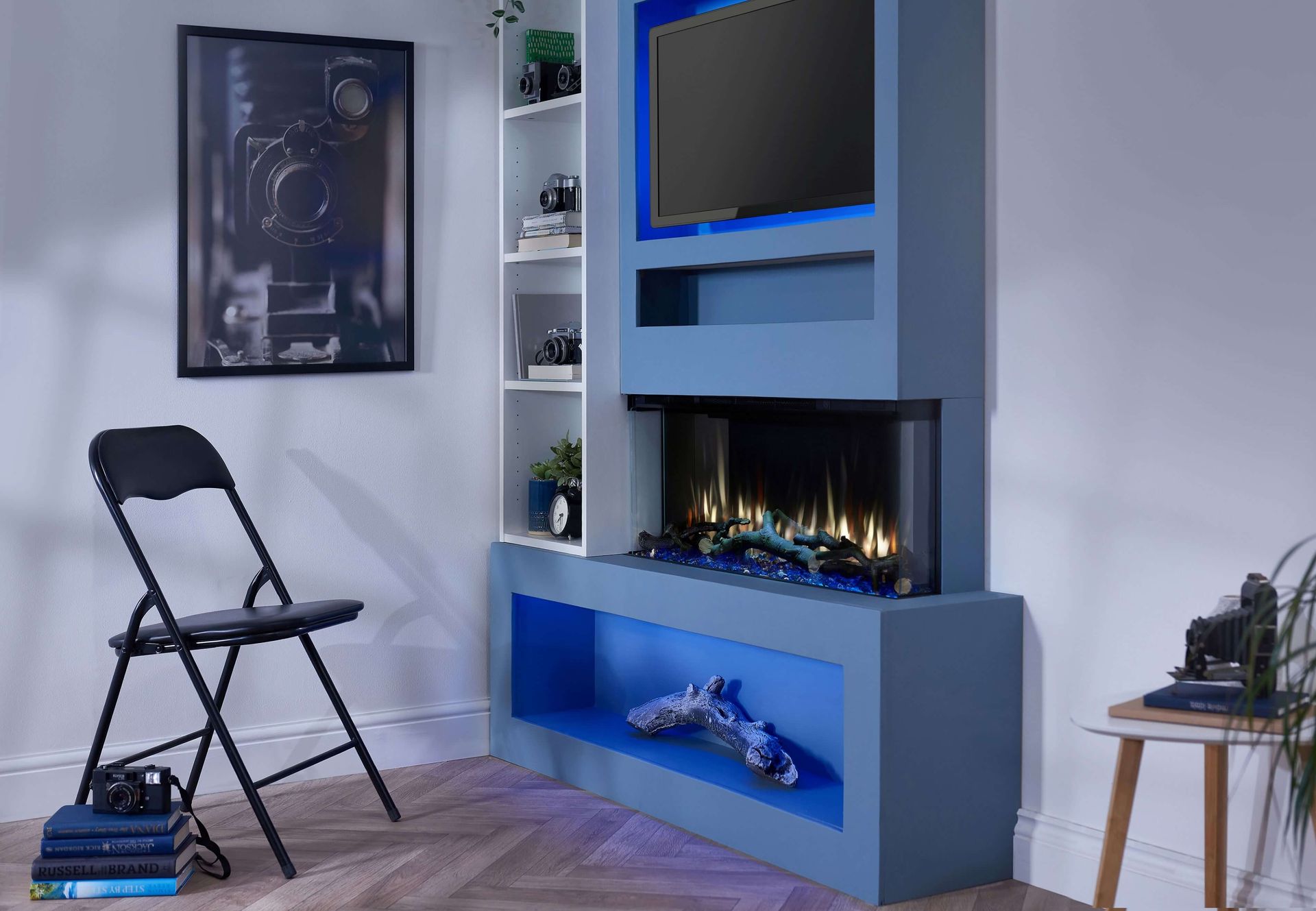 Charlton & Jenrick i920e Slimline shwon in small media wall