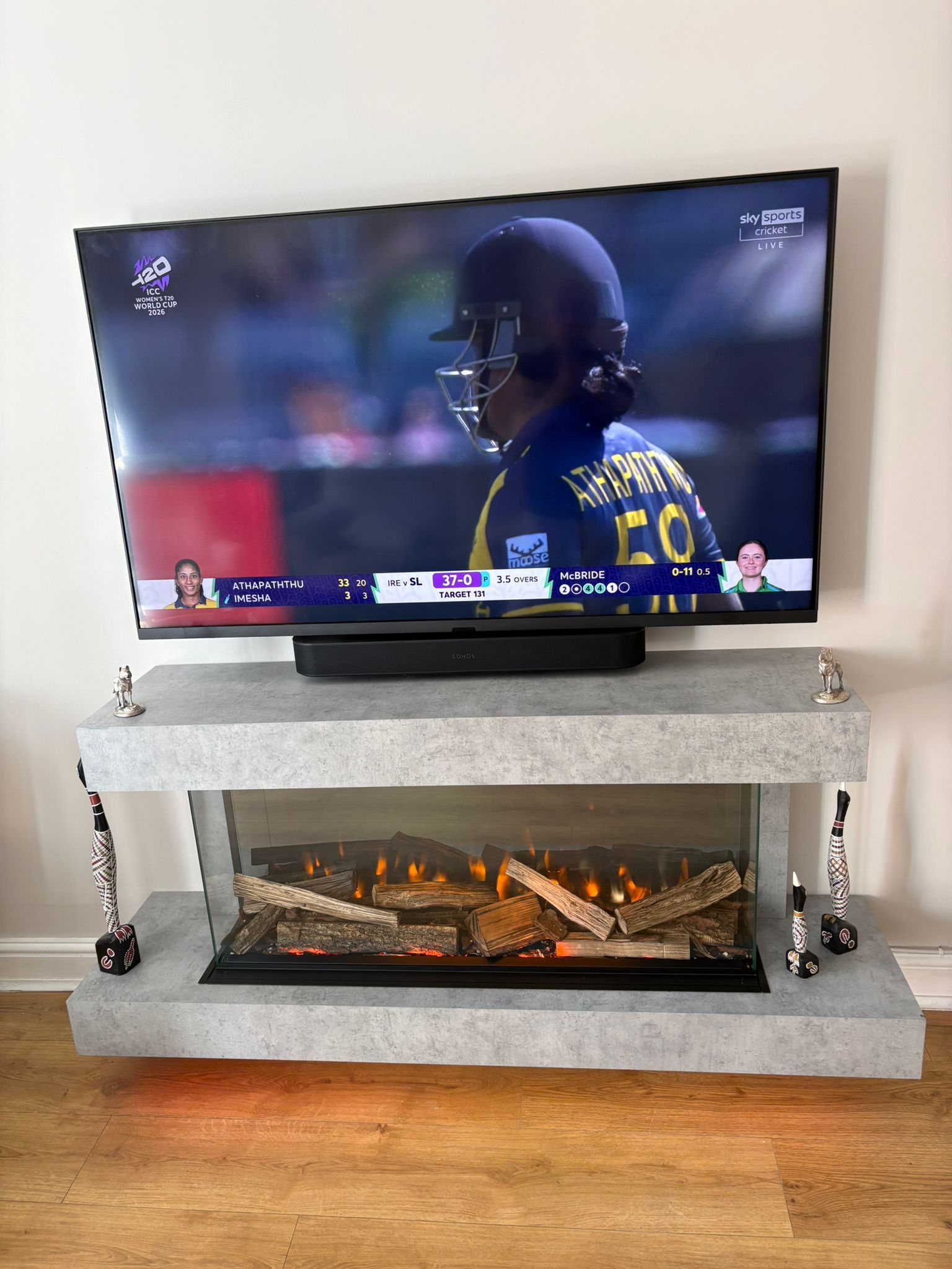 i1000e deep electric fire in a katell cento suite in concrete