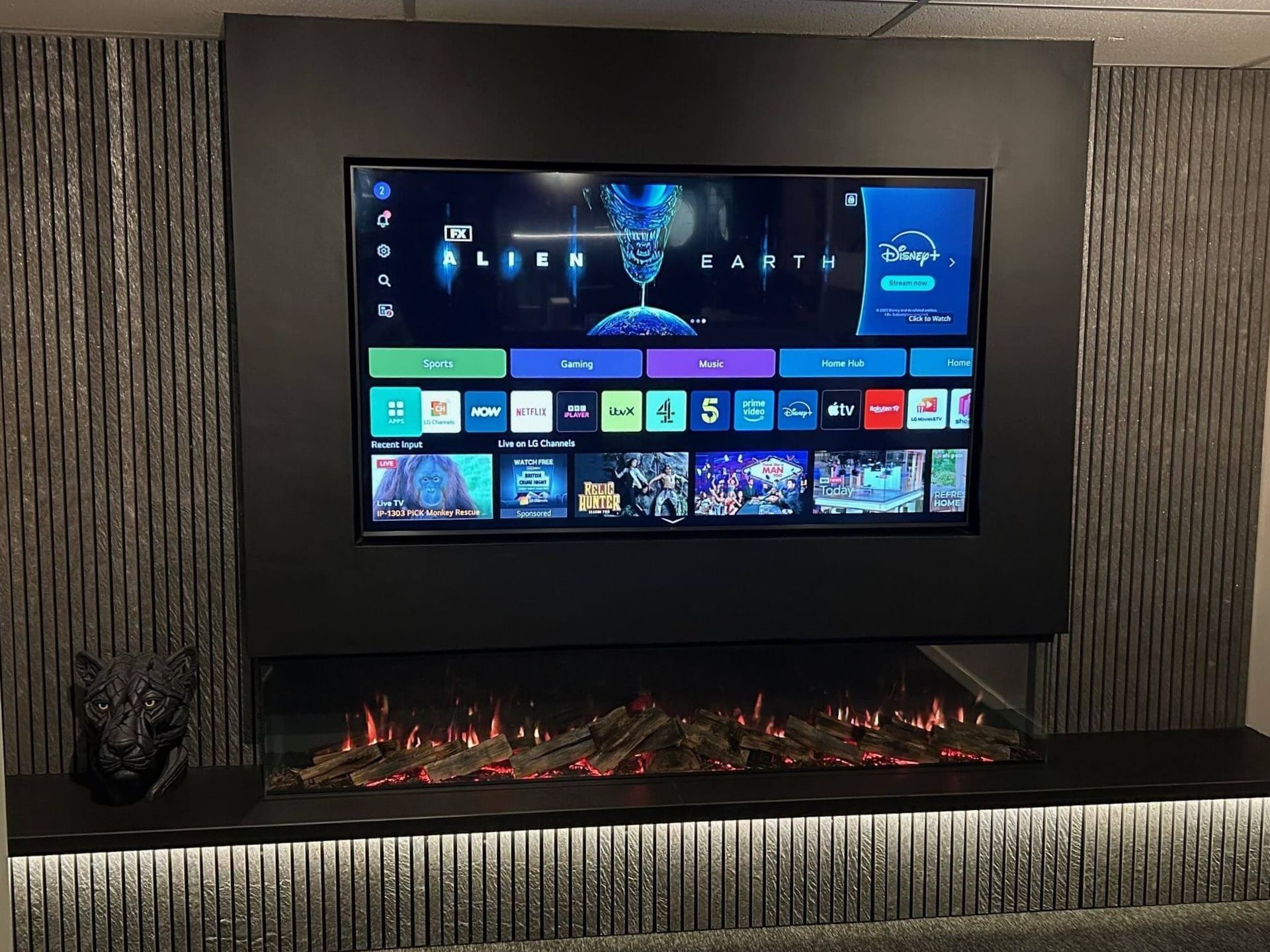 solus vs220 media wall display in alcester