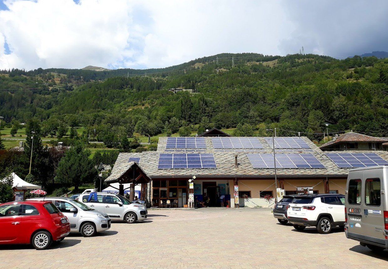 bar con parcheggio