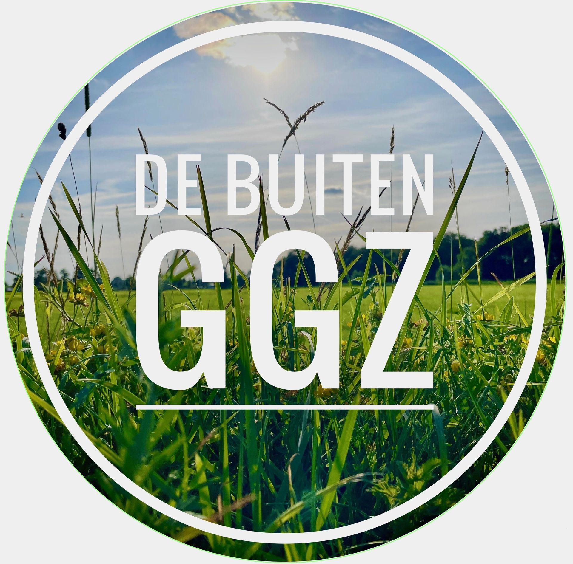 Een rond logo met de tekst 