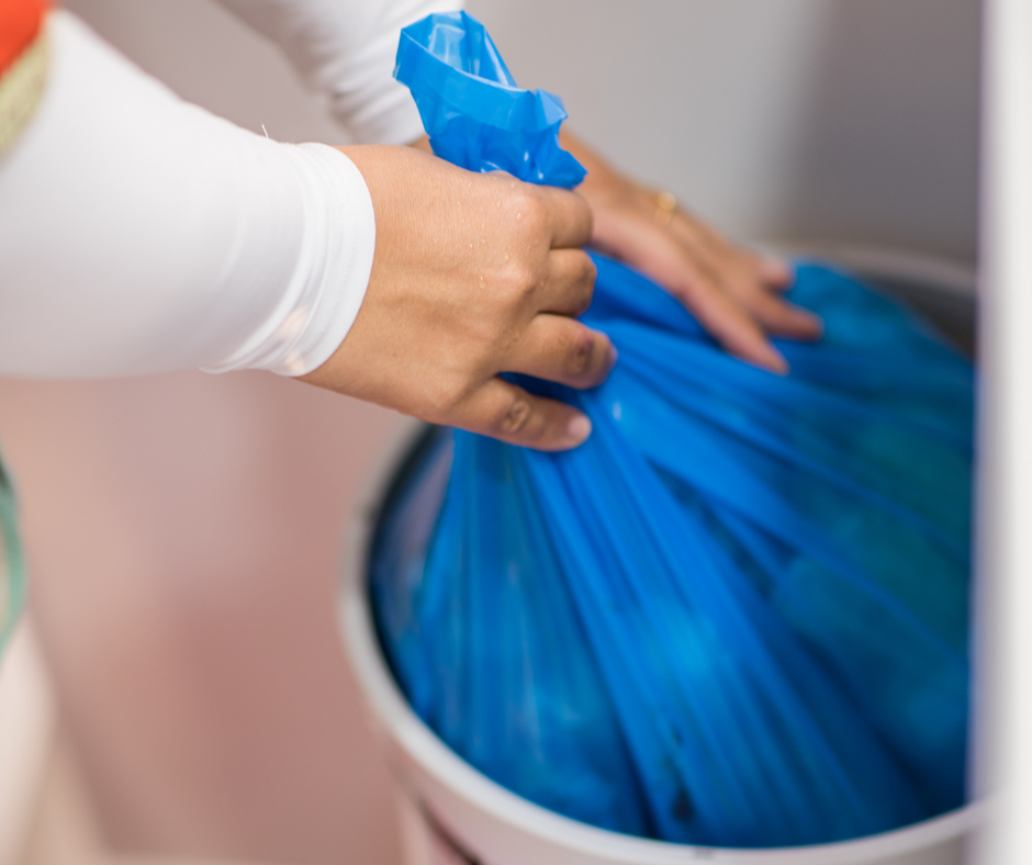 Emptying a trash bin