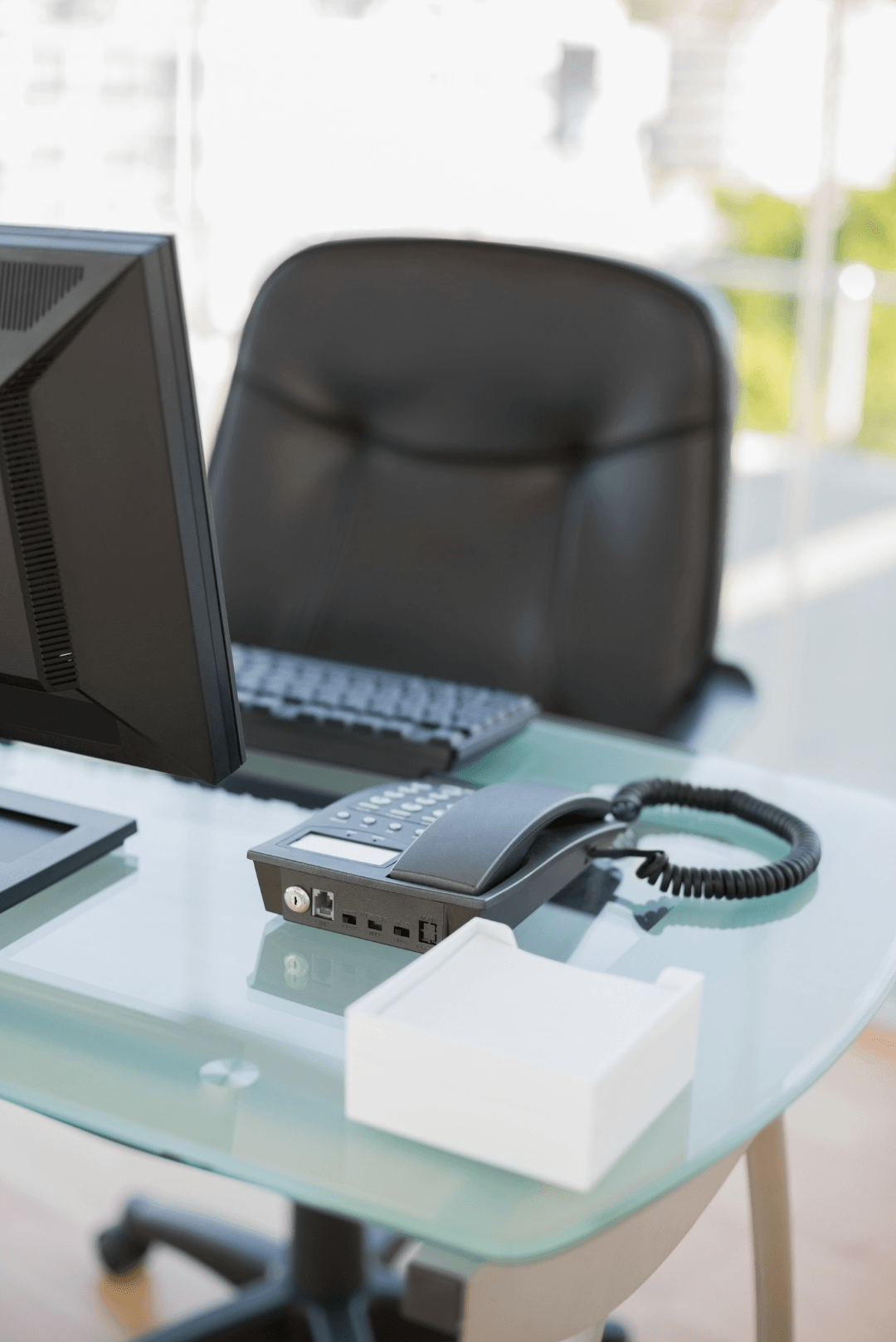 tidy and organized office desk with a clean environment