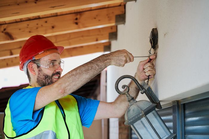 Expert Electrician — Beebe, AR — Fleet Electrical Services