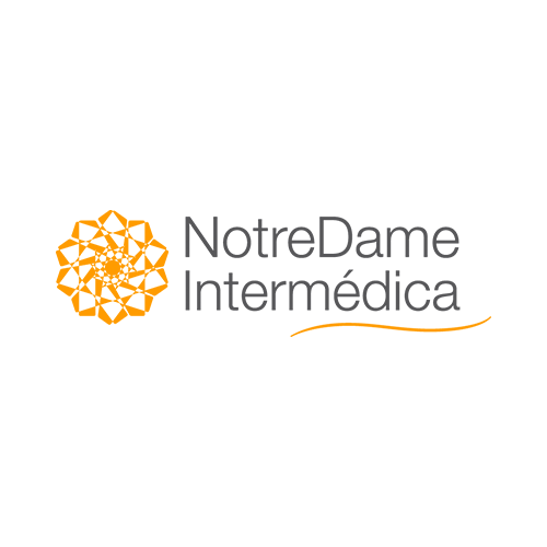 Logotipo da NotreDame Intermédica, apresentando um ícone floral geométrico amarelo seguido de texto cinza e uma linha amarela curva.