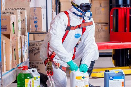 Clic para Cotizar tu+Seguridad en Itagüí, trajes y equipos para todo tipo de trabajos en Colombia. Trajes antifluídos en Medellín