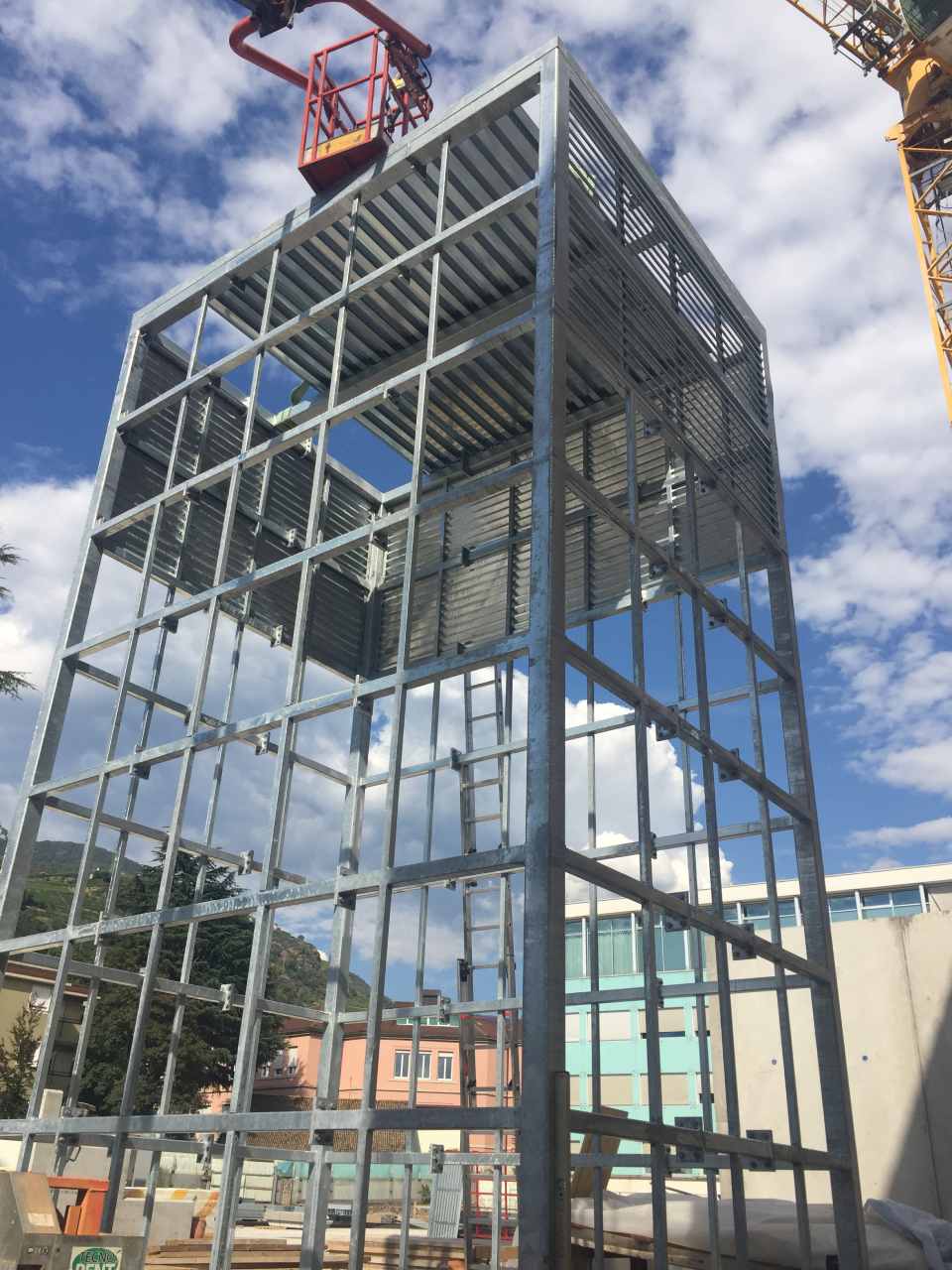 Turm aus Metall