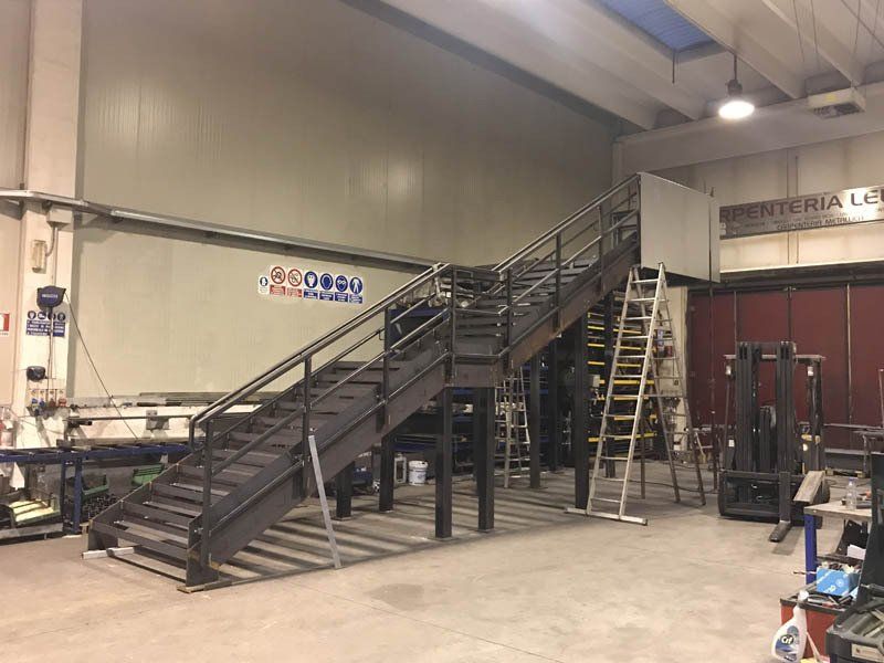 Multi-level staircase