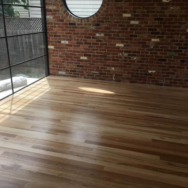 Glowing_Gallery_11