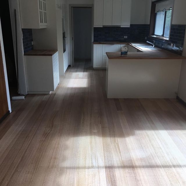 Glowing_Gallery_58