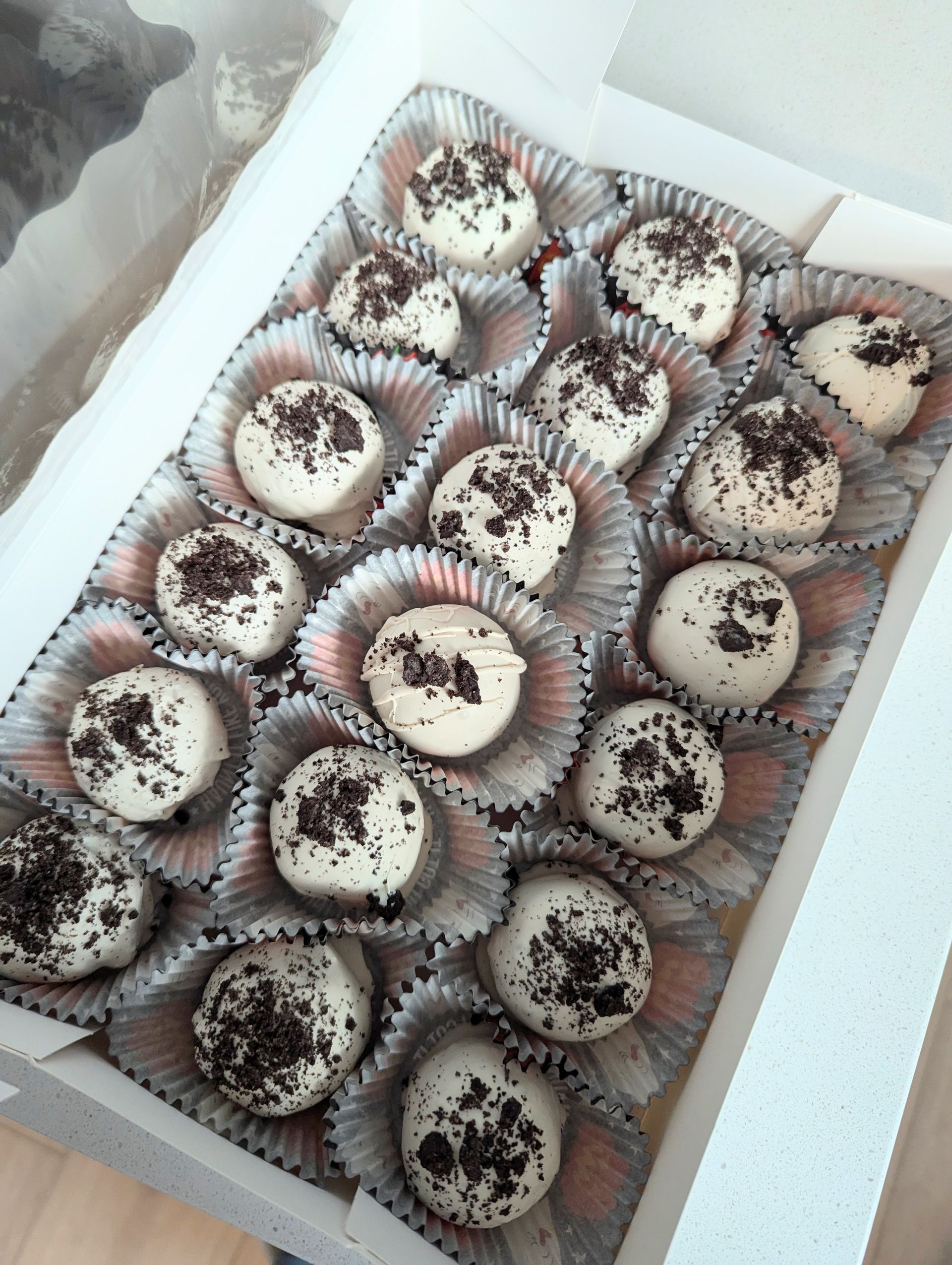 Cookies & Cream Cake Truffles