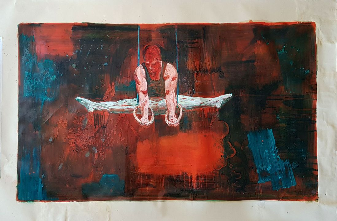 Murale blu con uccelli in volo, tra cui un grande uccello blu e uccelli bianchi più piccoli.