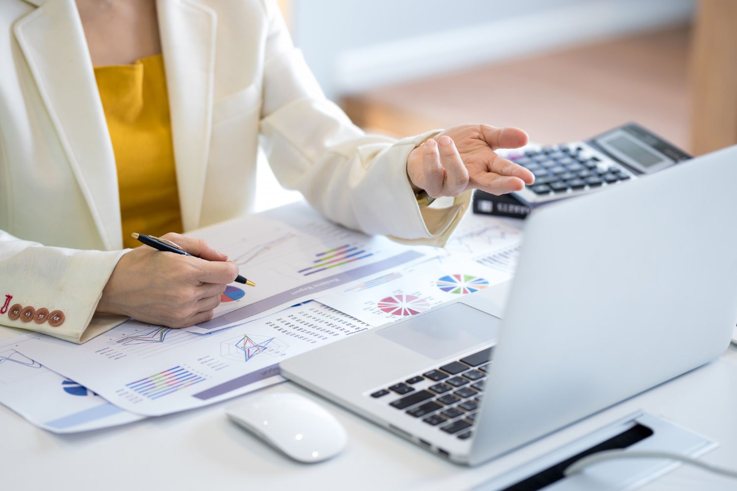 Contabilidade completa com foco em economia