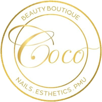 Logo circolare dorato di Coco Beauty Boutique con la scritta “Nails. Estetics. PMU”