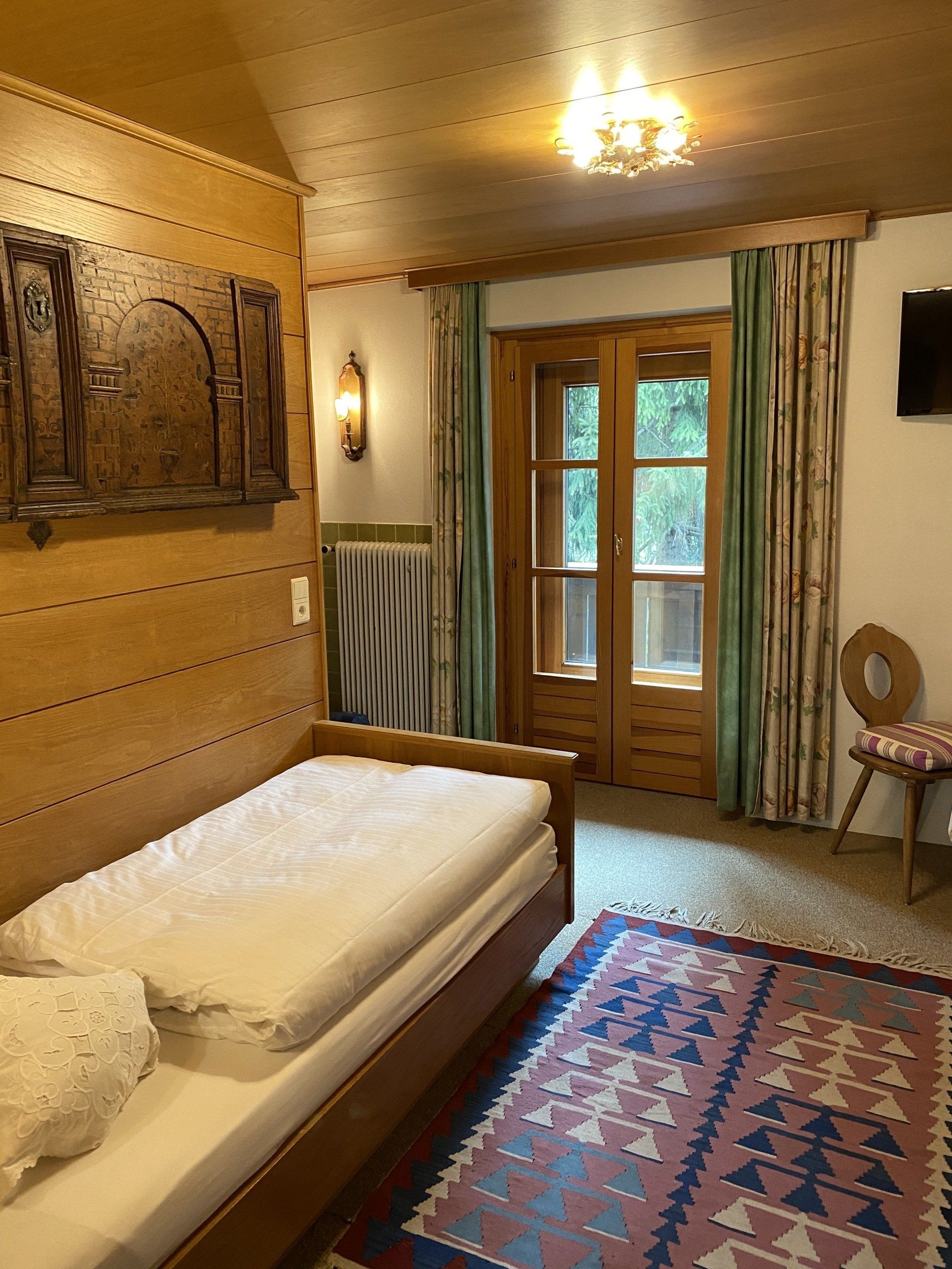 single room gallery