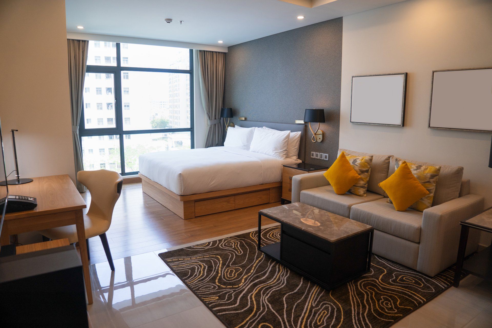 Cómo reducir el consumo de energía de tu hotel con la tecnología inteligente de Smart-Tech