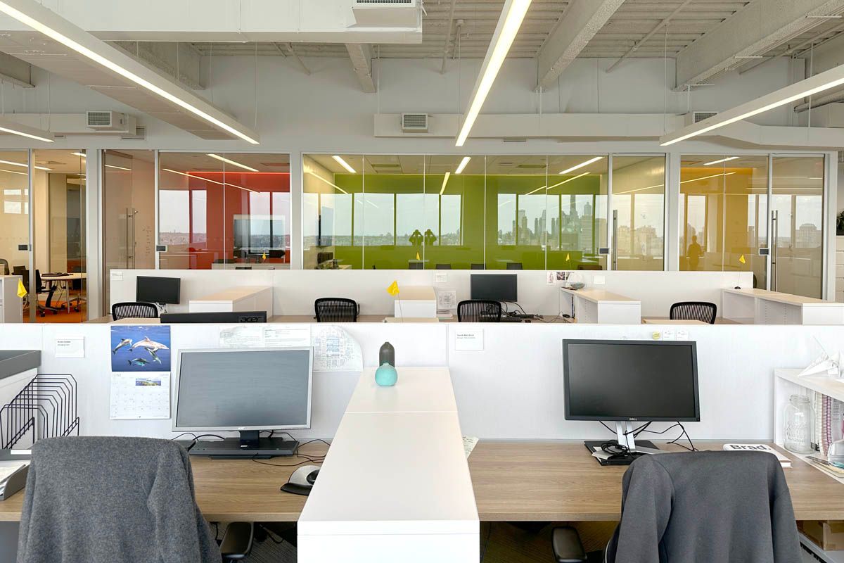 Inspiring Space with Column Free Layout to Maximize Productivity, Financial District Offices