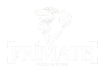 Un logo sfocato di Primale Brewery, con una testa di leone sopra il logotipo, su sfondo bianco