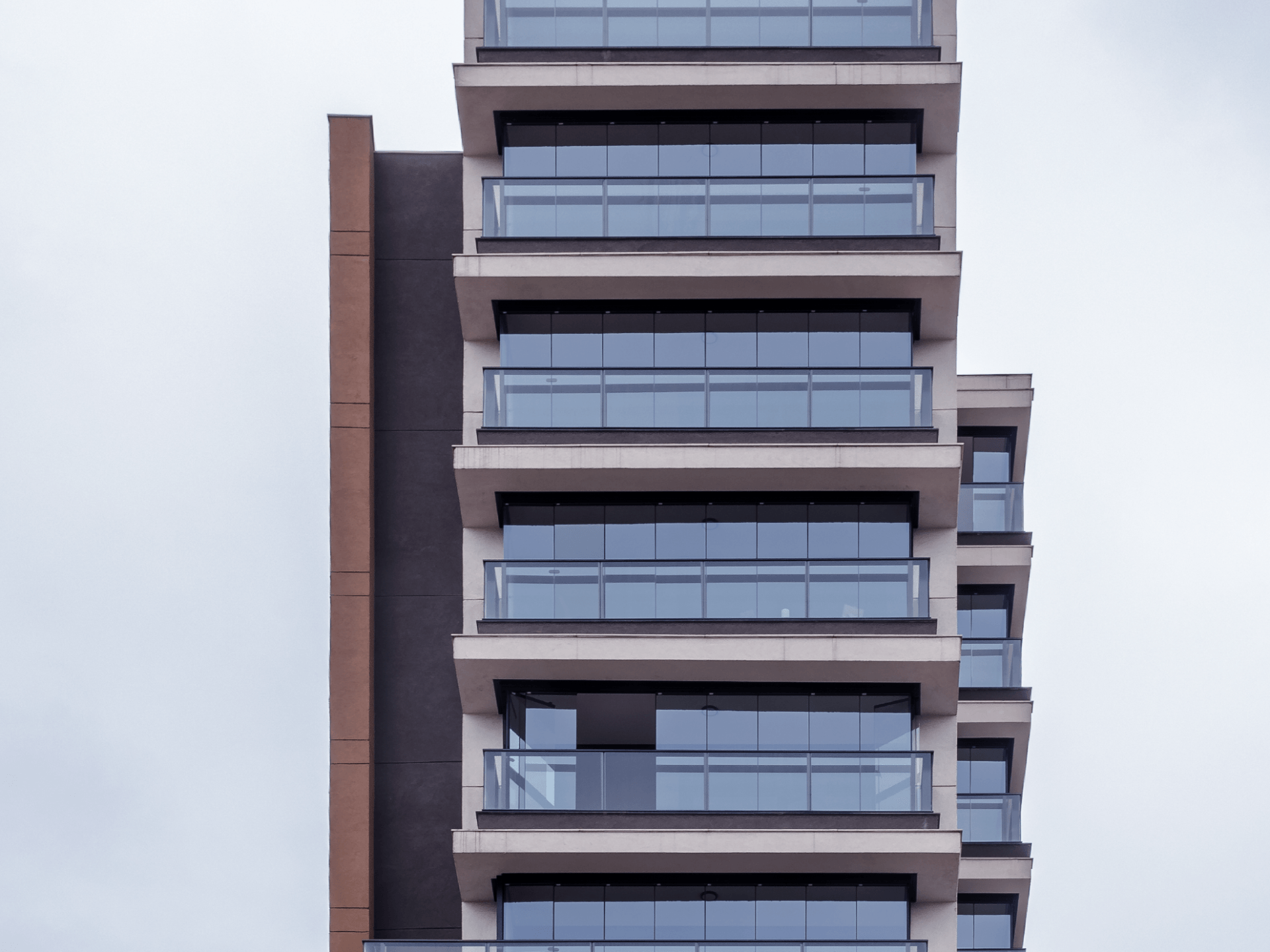 Vidro Habitat em fechamento de sacada residencial