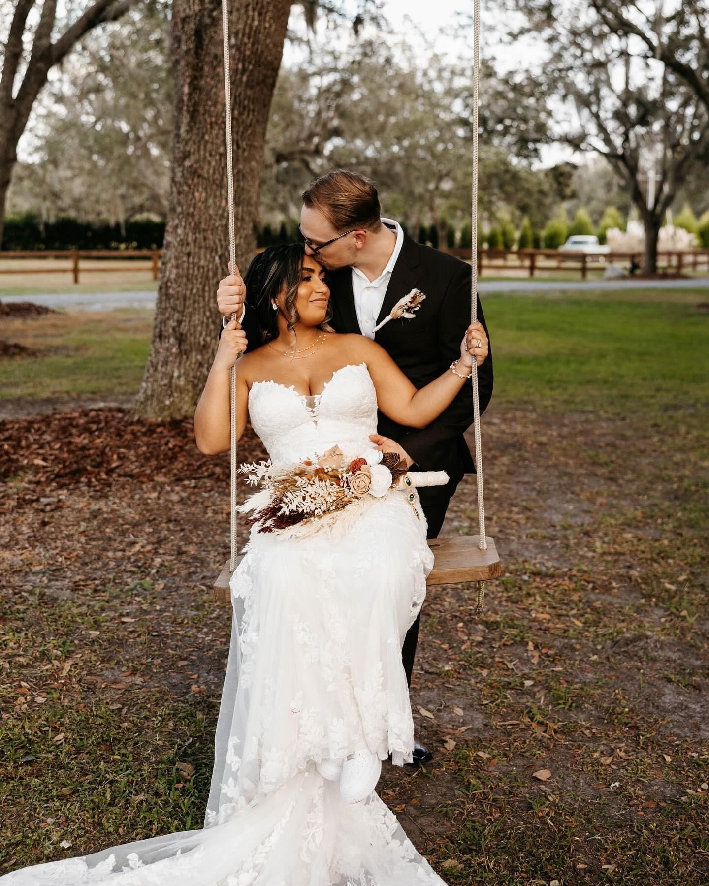 Tampa Florida Bridal Boutique/Shop, Bridal Gowns, Designer wedding dresses, custom wedding dresses, affordable wedding dresses,