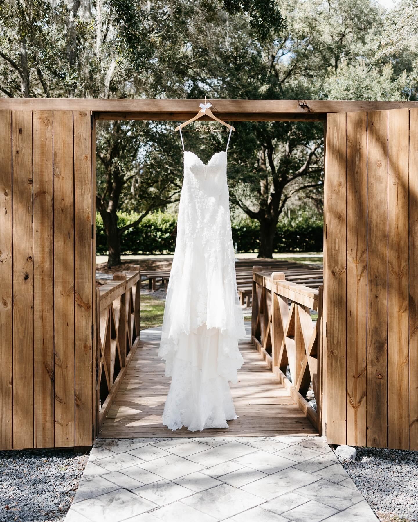 Tampa Florida Bridal Boutique/Shop, Bridal Gowns, Designer wedding dresses, custom wedding dresses, affordable wedding dresses,