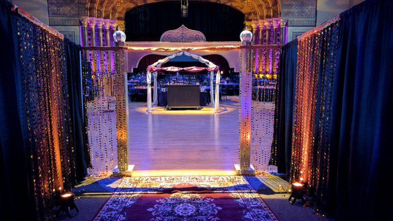 Galas and fundraising event Arabian nights red carpet entrance