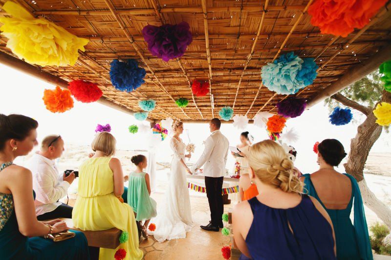 Hawiian style wedding outdoor with flower decor