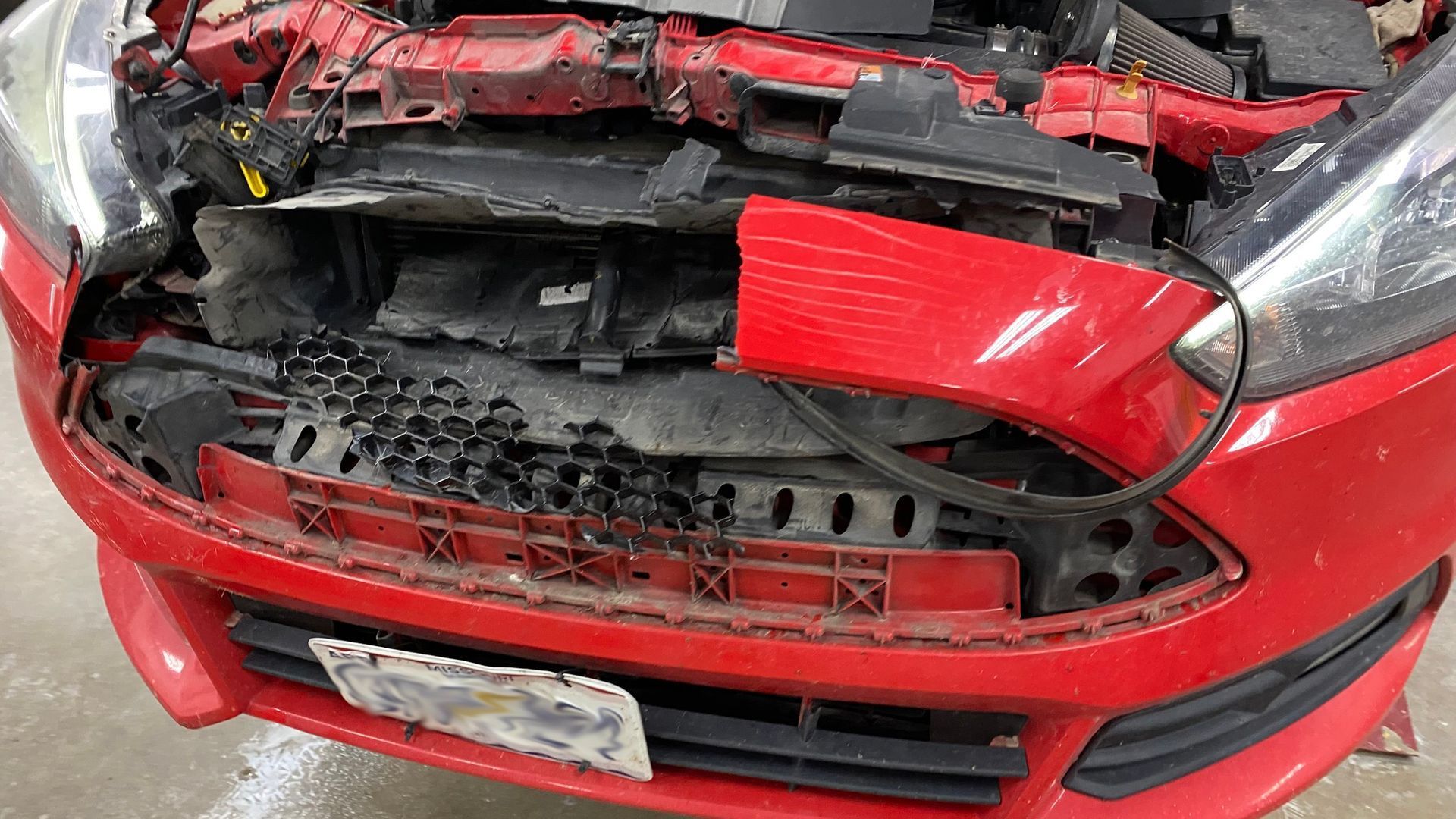 Lutz's Garage Will Flawlessly Handle Your Auto Body Repair in Jefferson City, MO. Get Help Today.