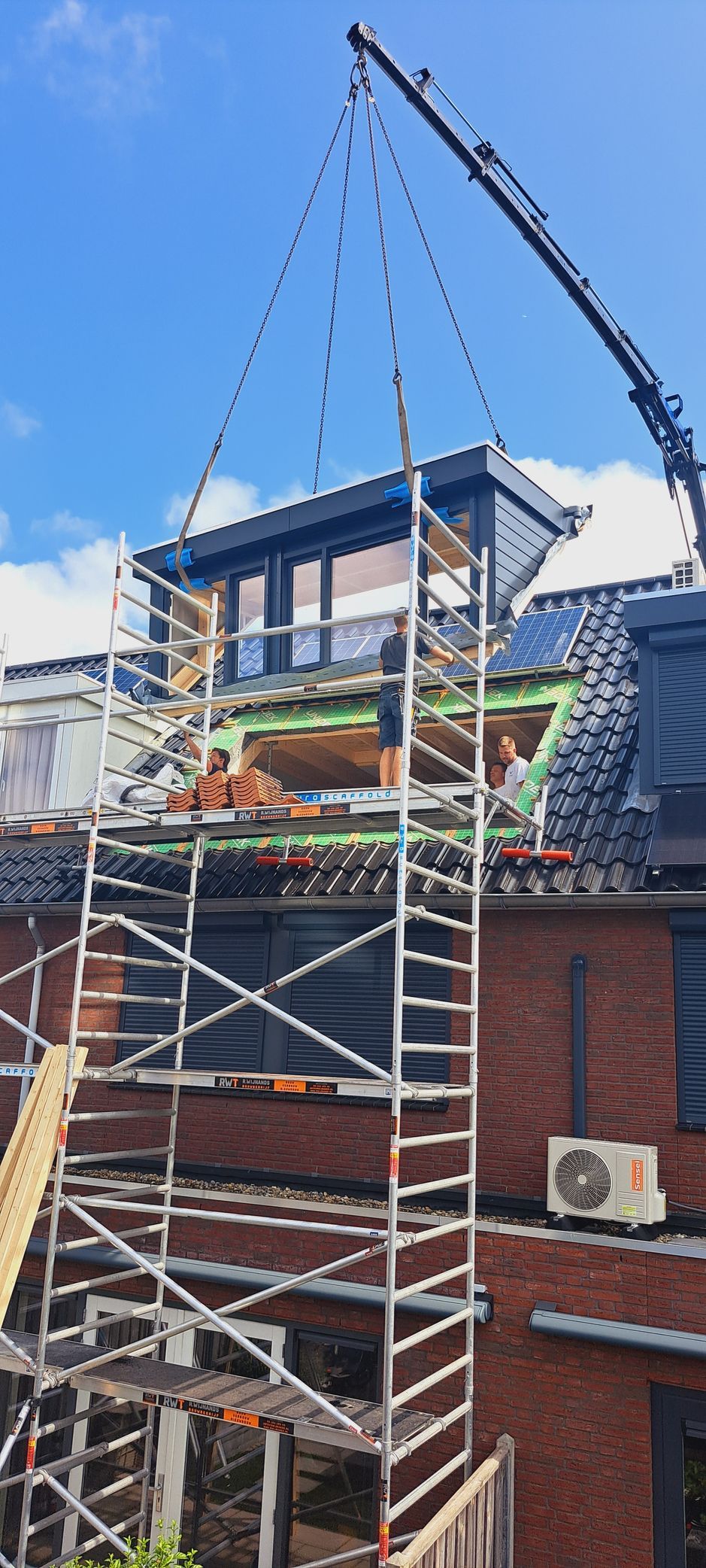 prefab dakkapel plaatsing op dak cyrobouw.nl
