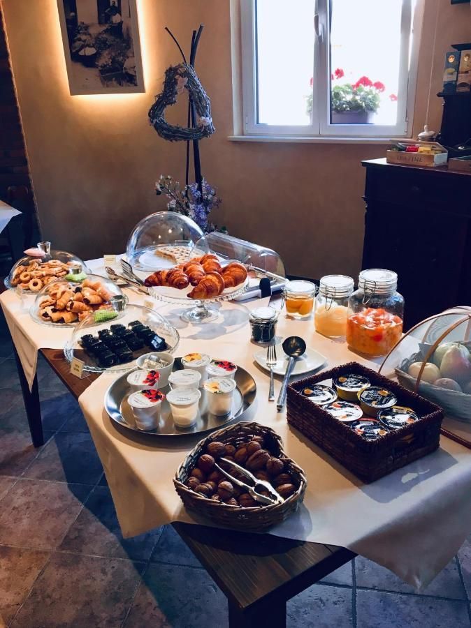 hotel breakfast
